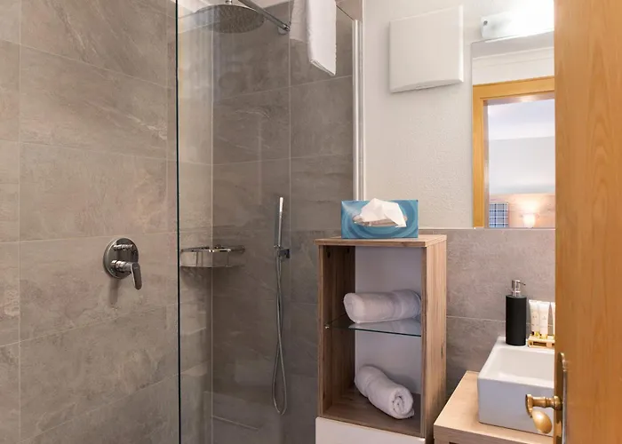 Living Anita * オエッツ