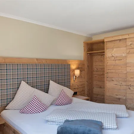 Living Anita * オエッツ