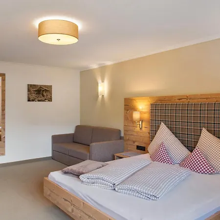 Living Anita オエッツ