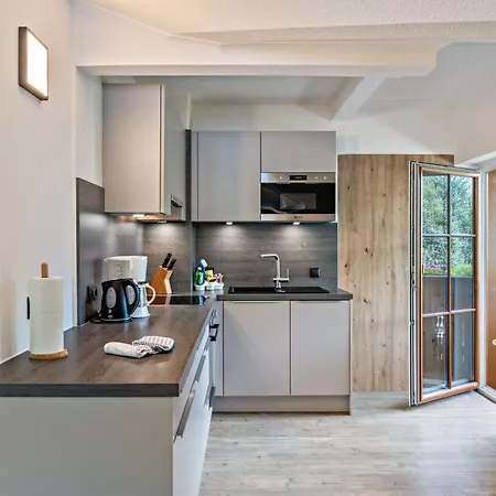 Living Anita アパート *