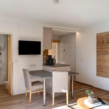 Apartment Living Anita Oetz
